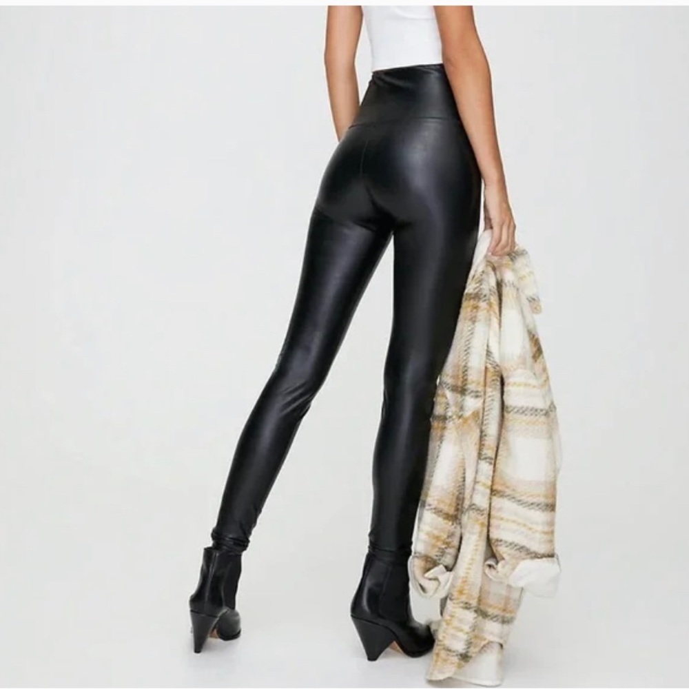 Wilfred Free
Daria Pant